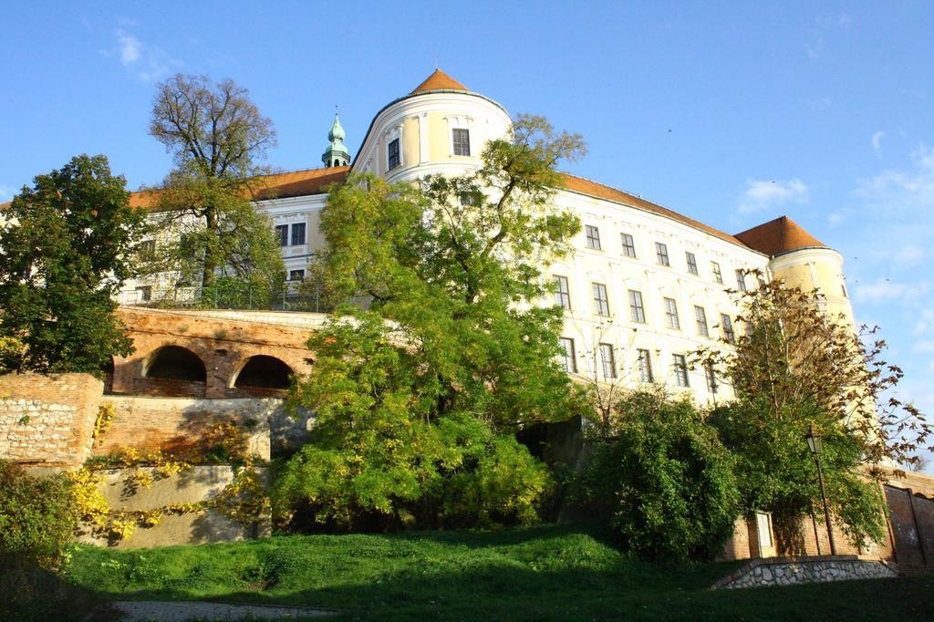 Penzion Fontána Mikulov Esterno foto